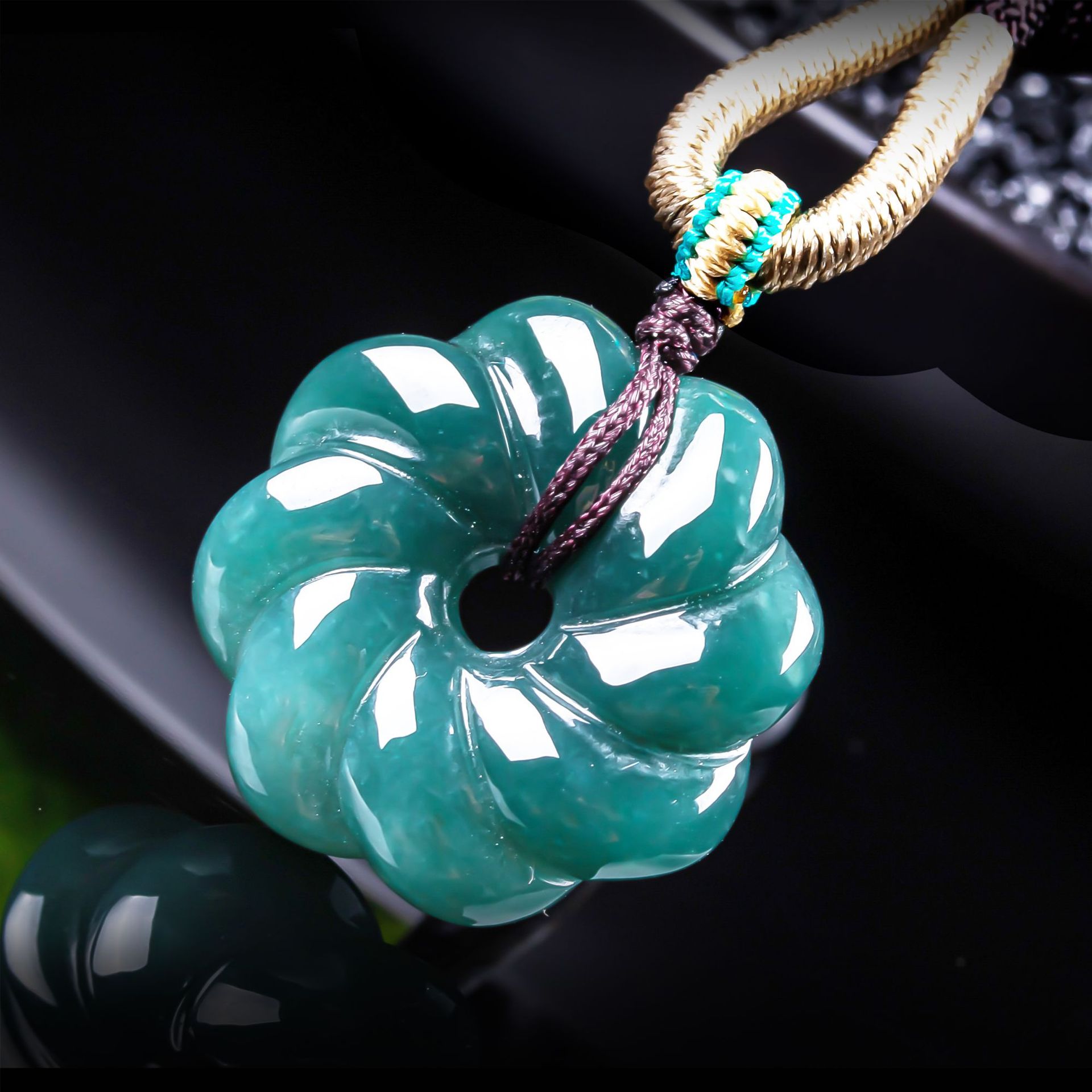 Vintage Fashion Necklace - Natural Burmese Jadeite Flower Pendant Necklace