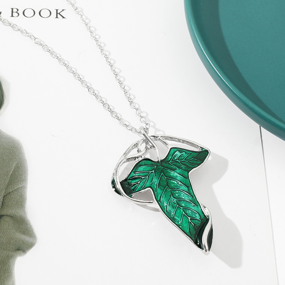 Vintage Green Leaf Pendant Nec - Vintage Fashion Show 评论和价格